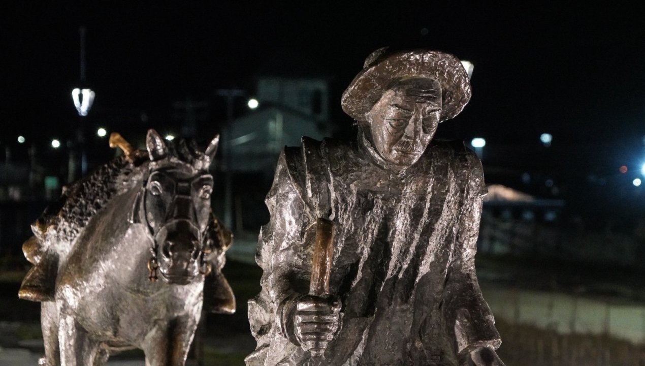 /municipio-realiza-prueba-de-nueva-luminaria-en-el-monumento-al-ovejero