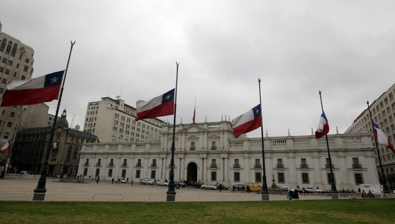 /actualidad/gobierno/piden-a-contraloria-investigar-denuncias-de-maltrato-laboral-en-la-moneda